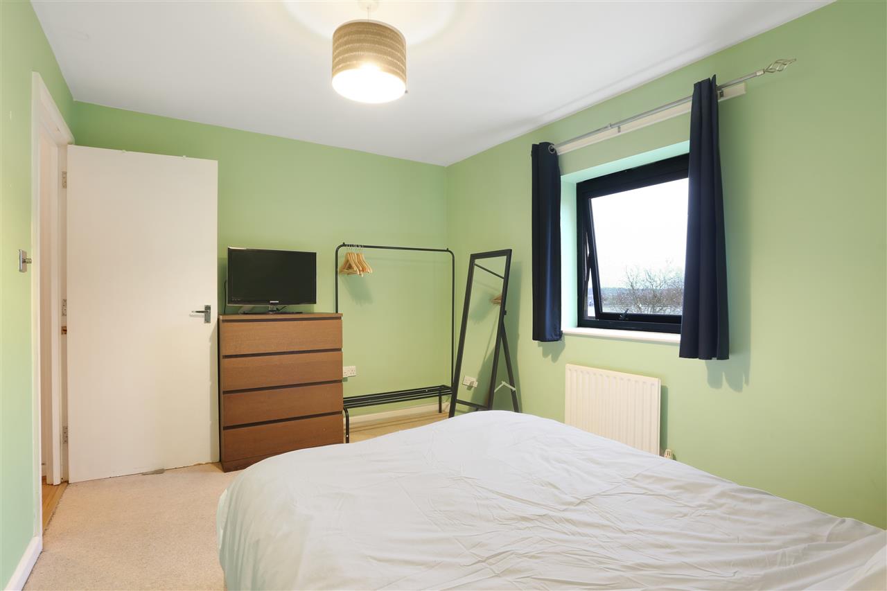 1 bed flat for sale in Dalmeny Avenue 4