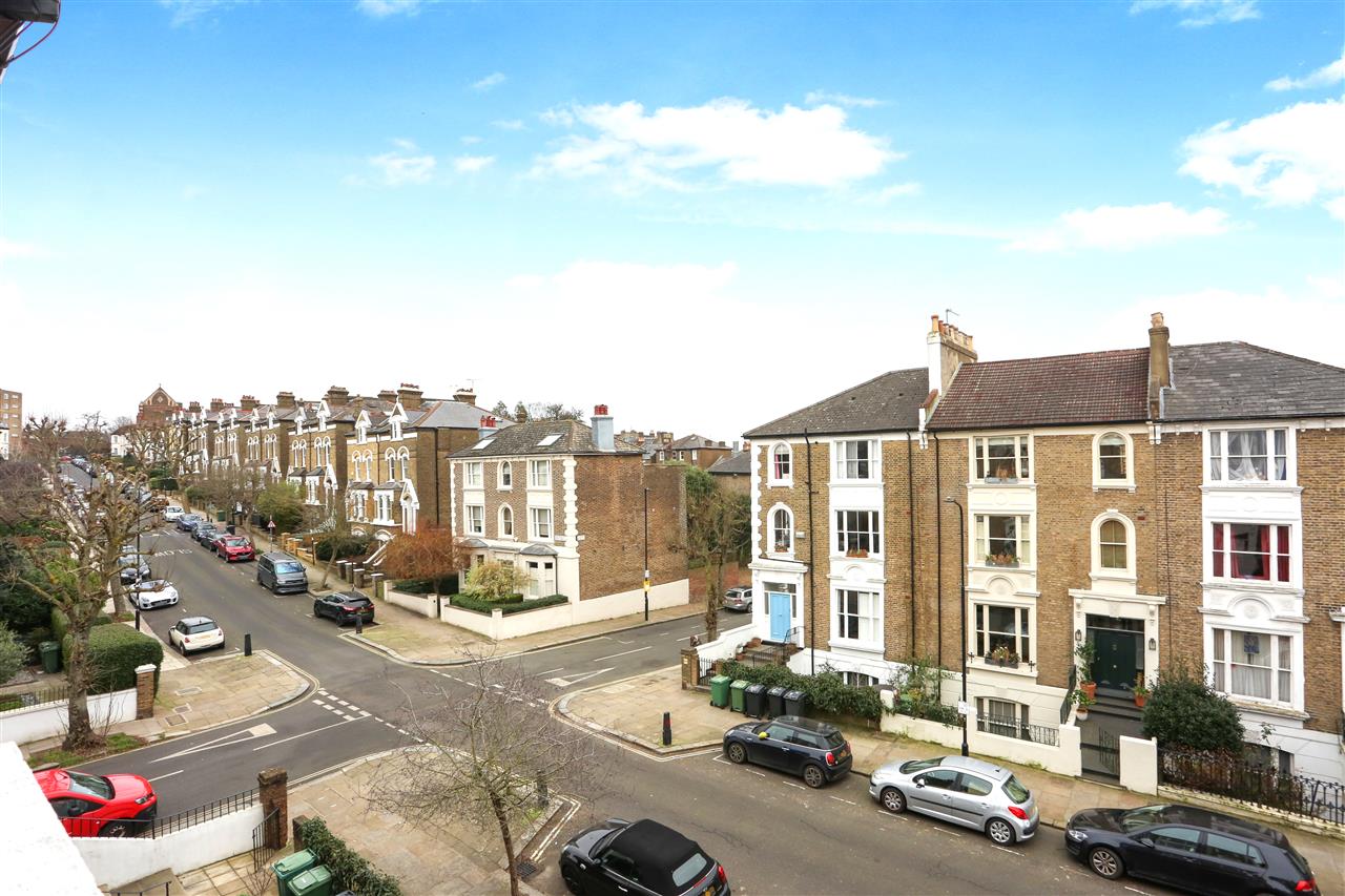 2 bed flat for sale in Dartmouth Park Road 7