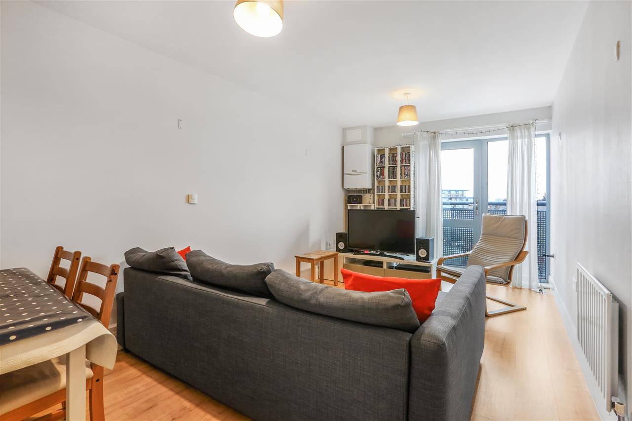 2 bed flat for sale in Junction Road  - Property Image 8