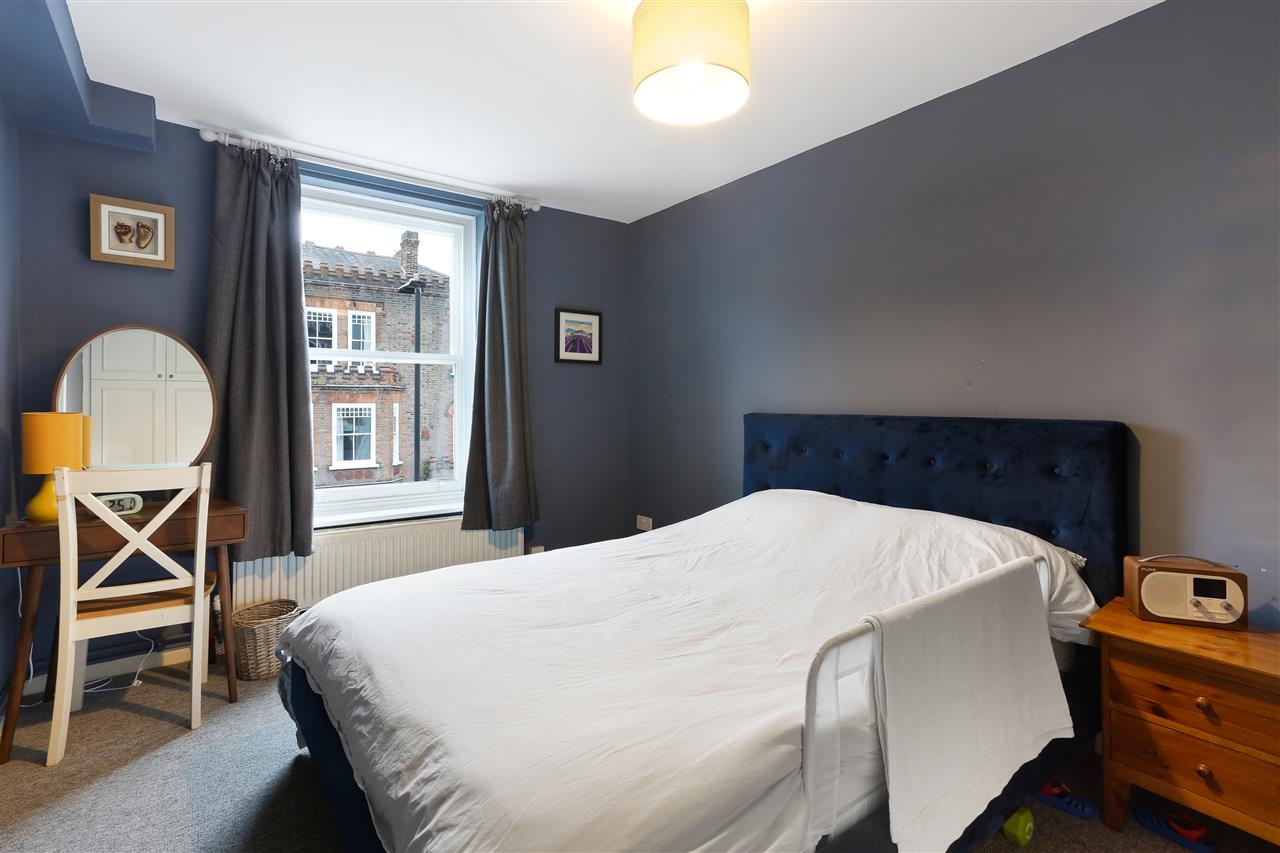 2 bed flat for sale in Chetwynd Road 2