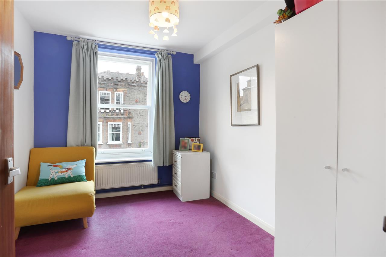 2 bed flat for sale in Chetwynd Road 7