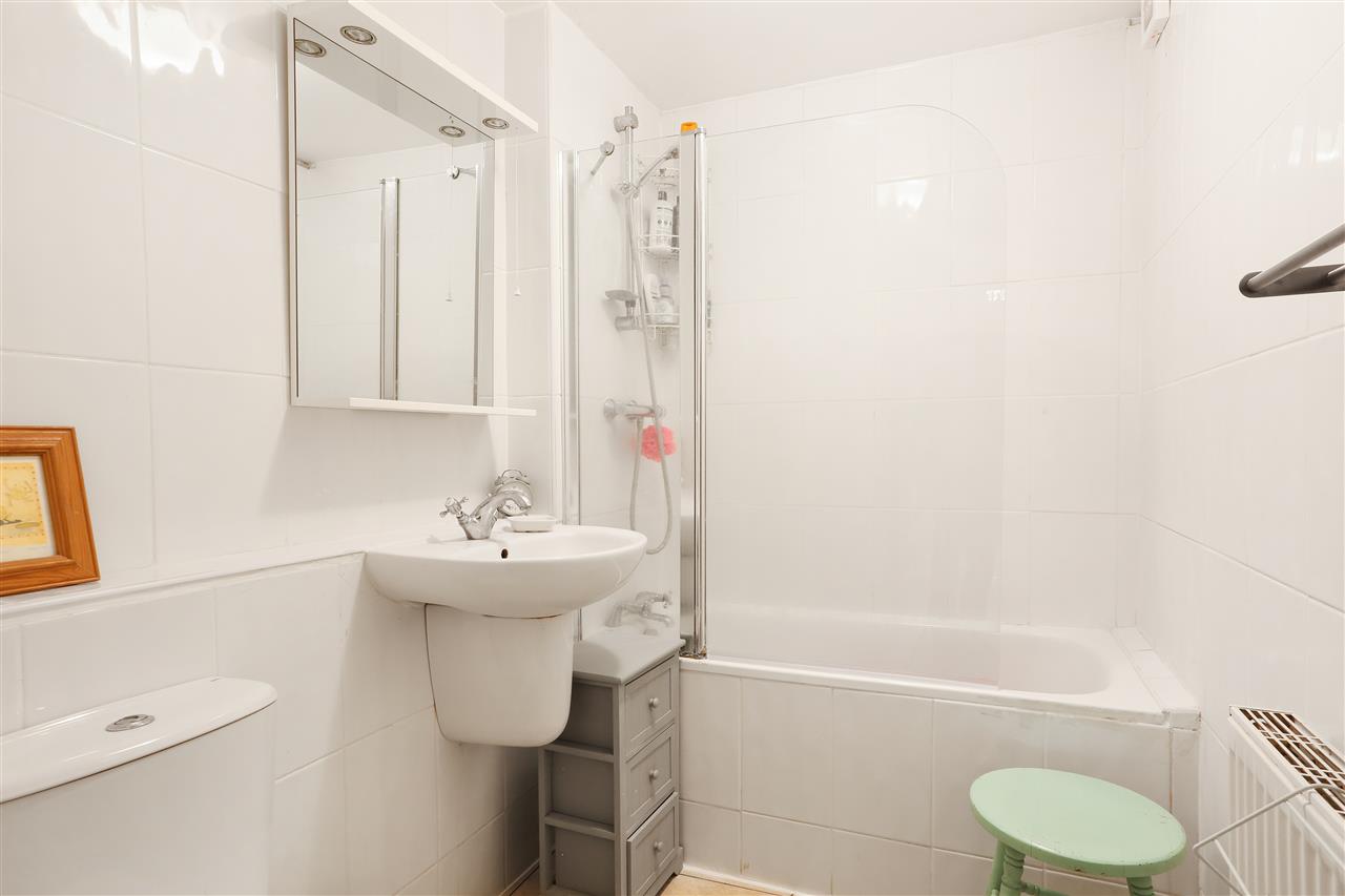 2 bed flat for sale in Chetwynd Road 11