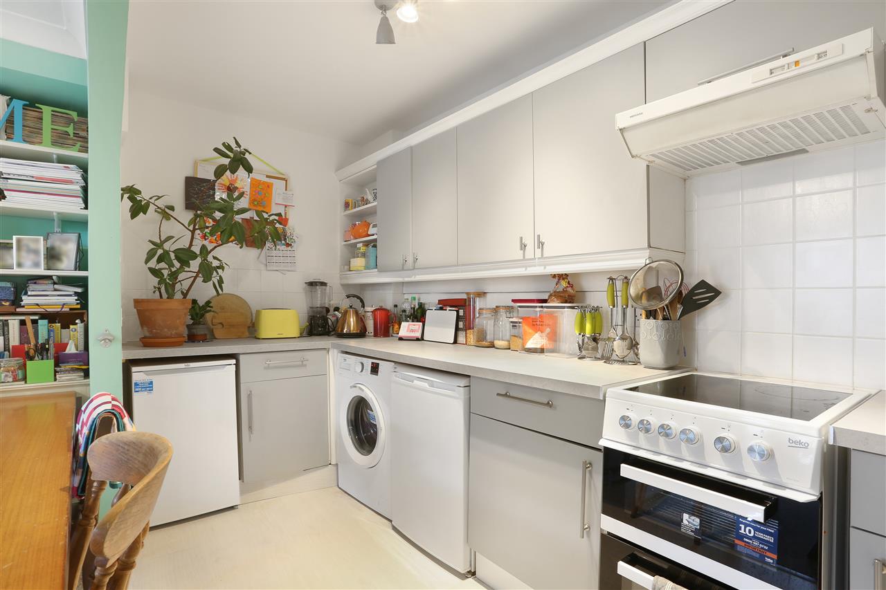 2 bed flat for sale in Chetwynd Road 16