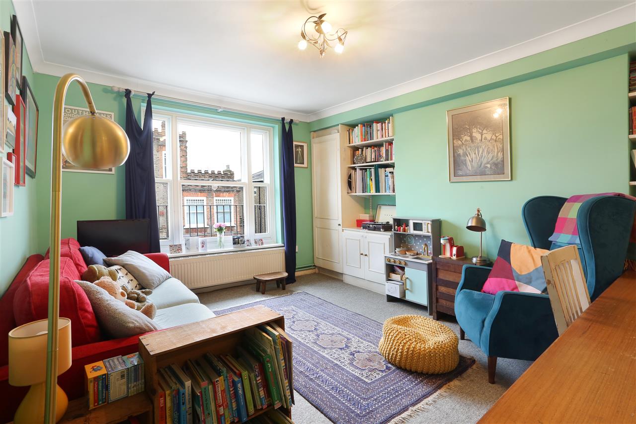 2 bed flat for sale in Chetwynd Road 18