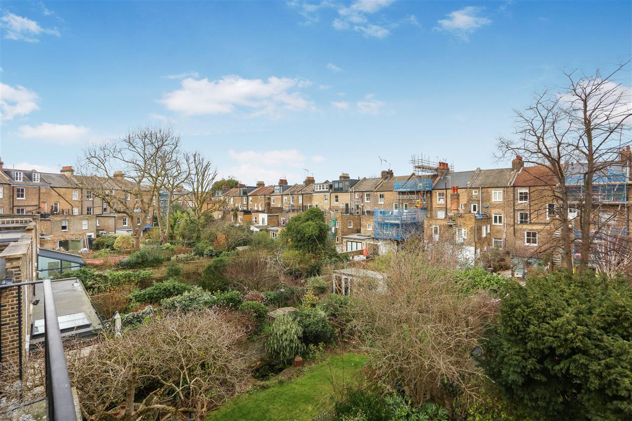 1 bed flat for sale in St George's Avenue 8