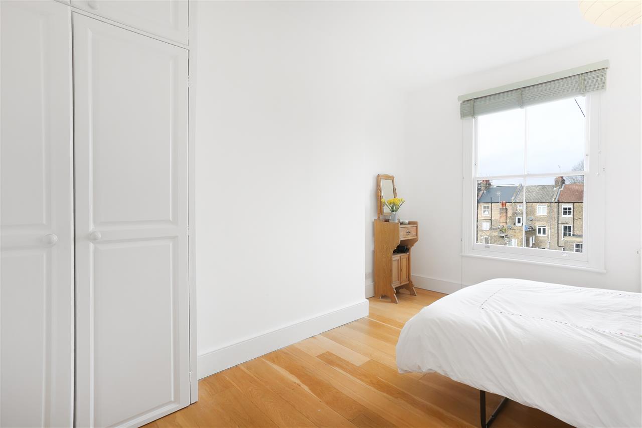 1 bed flat for sale in St George's Avenue 11