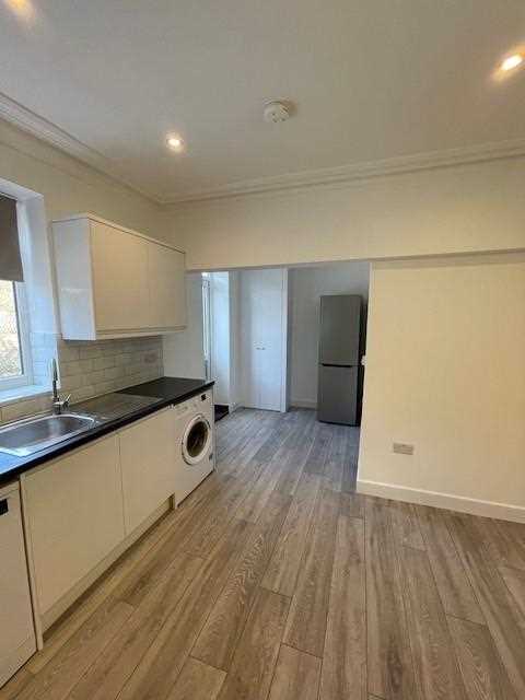 1 bed flat to rent in Anson Road 5