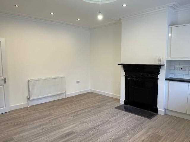 1 bed flat to rent in Anson Road 6