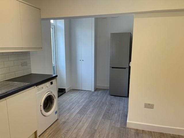 1 bed flat to rent in Anson Road 7