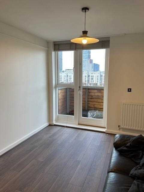 1 bed flat to rent in Wenlock Street 3