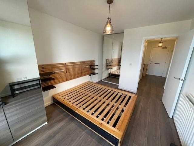 1 bed flat to rent in Wenlock Street 5