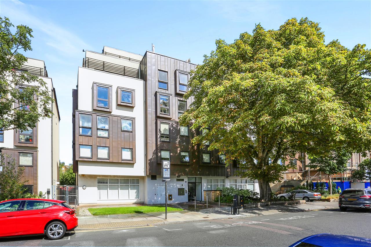 1 bed flat for sale in Tufnell Park Road  - Property Image 2