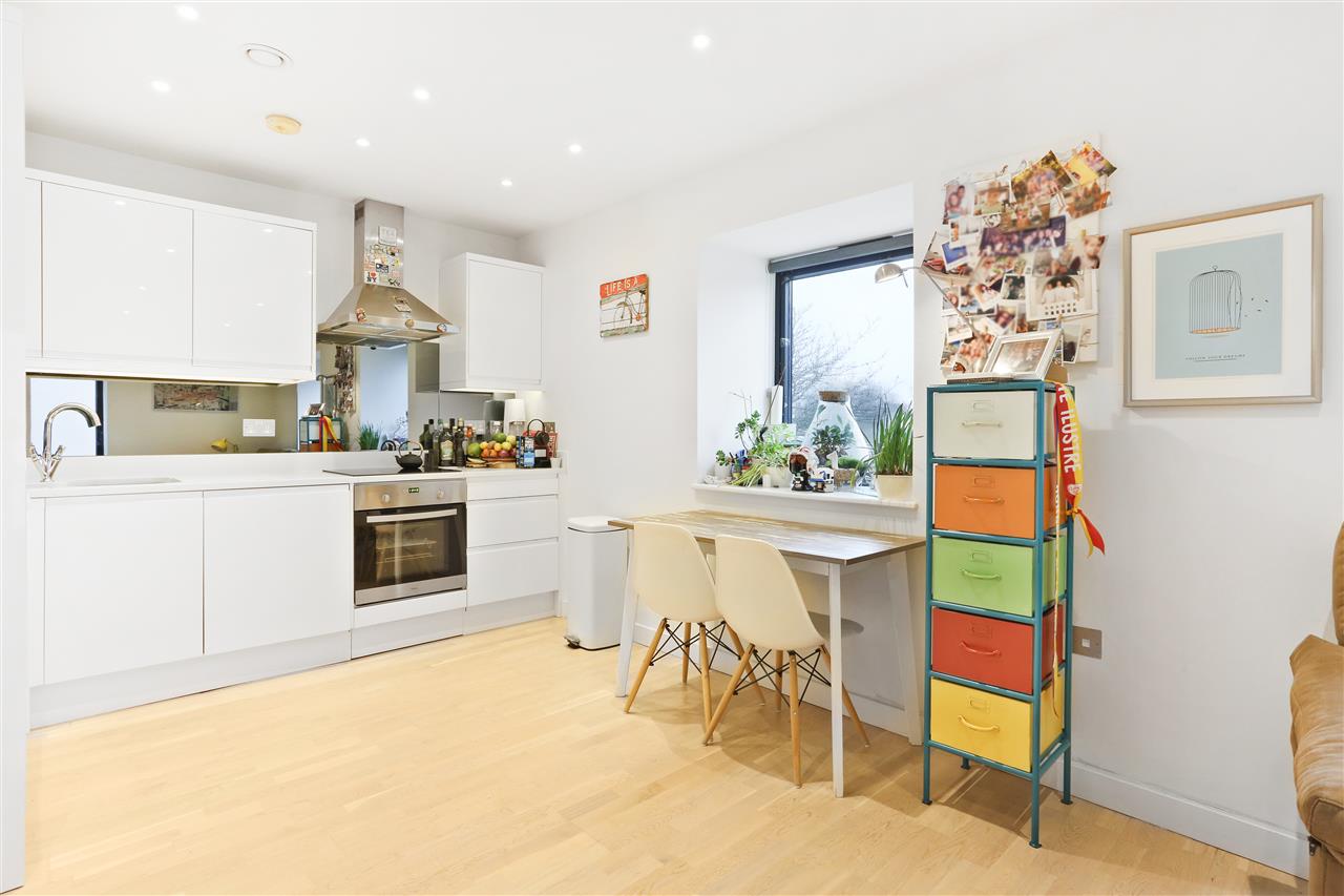 1 bed flat for sale in Tufnell Park Road  - Property Image 11