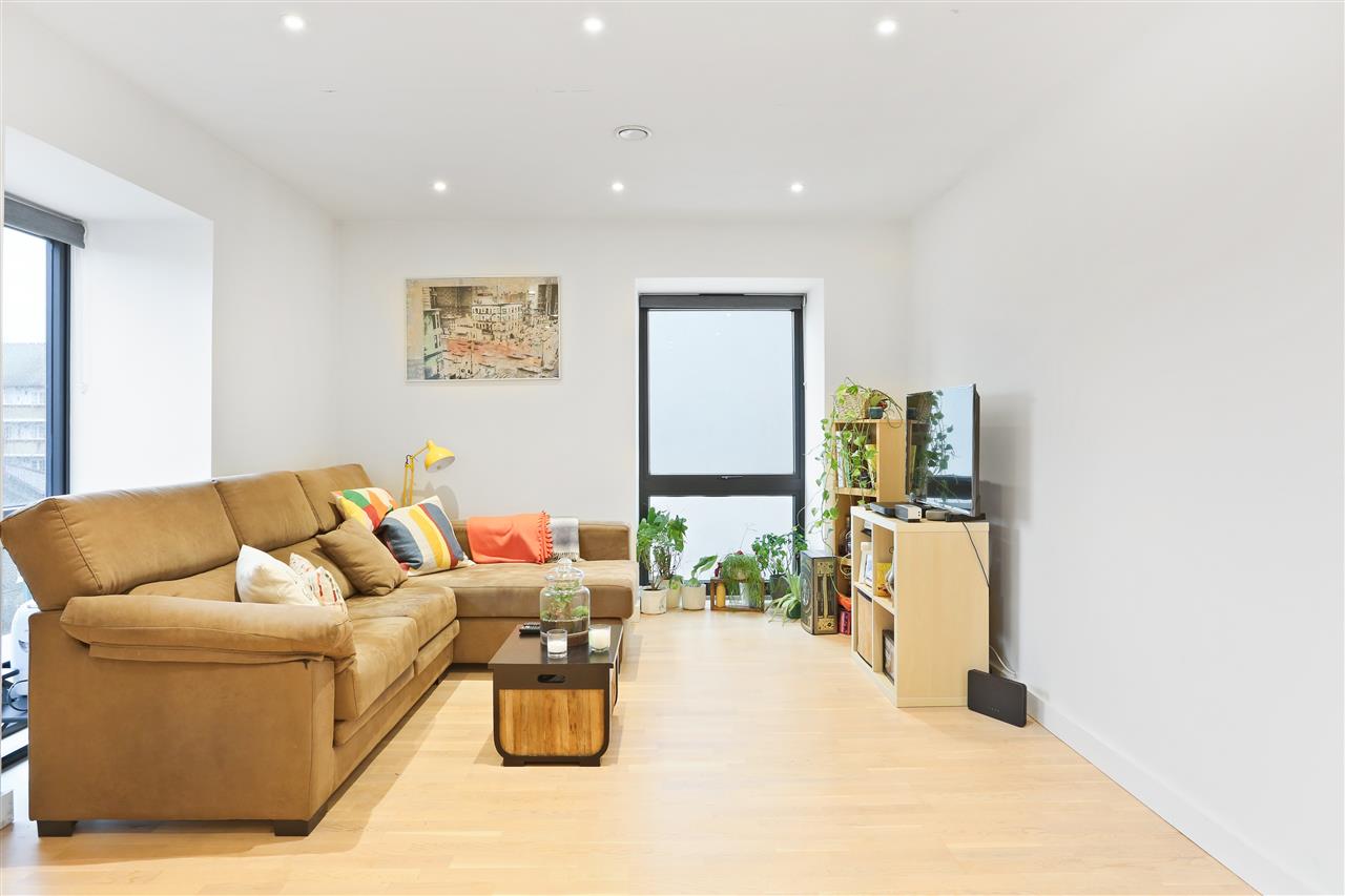 1 bed flat for sale in Tufnell Park Road  - Property Image 15