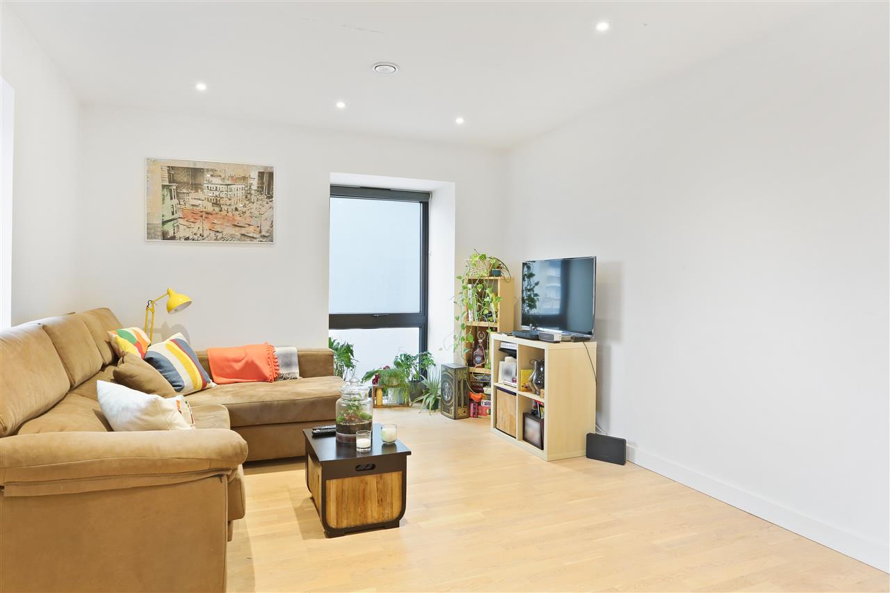 1 bed flat for sale in Tufnell Park Road 16