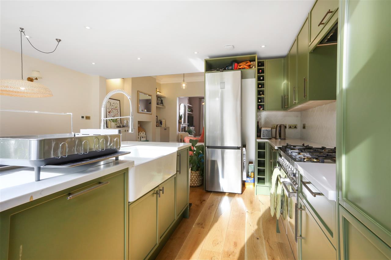 4 bed terraced house for sale in Windsor Road  - Property Image 4