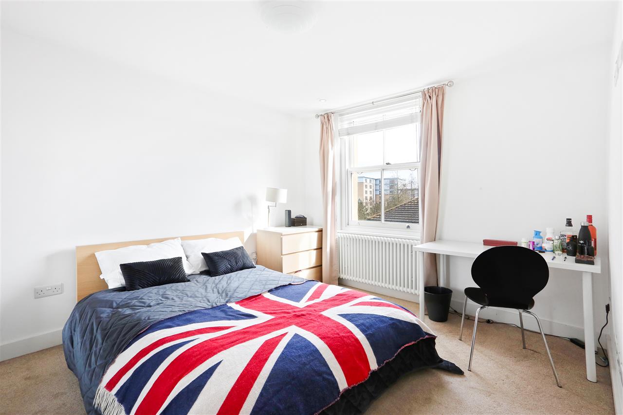 4 bed flat for sale in Monnery Road  - Property Image 10
