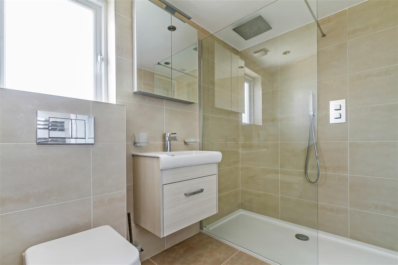 3 bed flat for sale in Brecknock Road 5