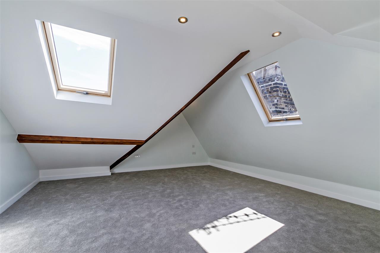 3 bed flat for sale in Brecknock Road  - Property Image 7