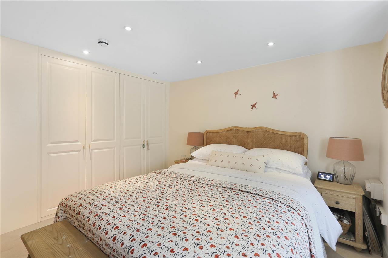 3 bed flat for sale in Huddleston Road  - Property Image 20