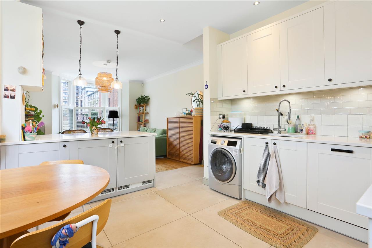 3 bed flat for sale in Huddleston Road 23