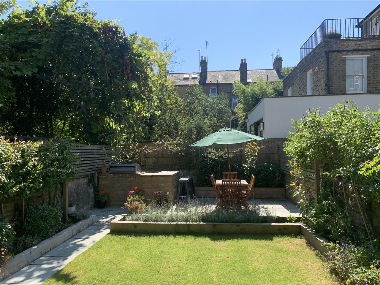 1 bed flat for sale in Tufnell Park Road  - Property Image 2