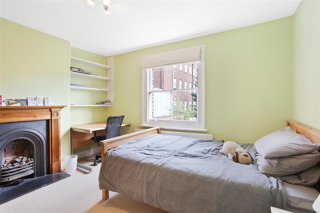 3 bed flat for sale in Mercers Road 10