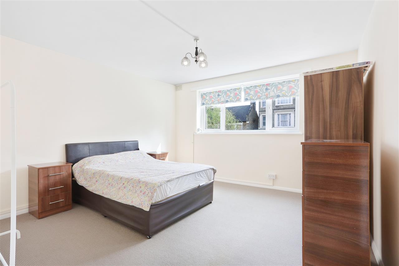 2 bed flat for sale in Tufnell Park Road 1