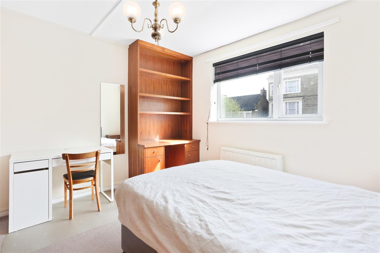 2 bed flat for sale in Tufnell Park Road  - Property Image 10
