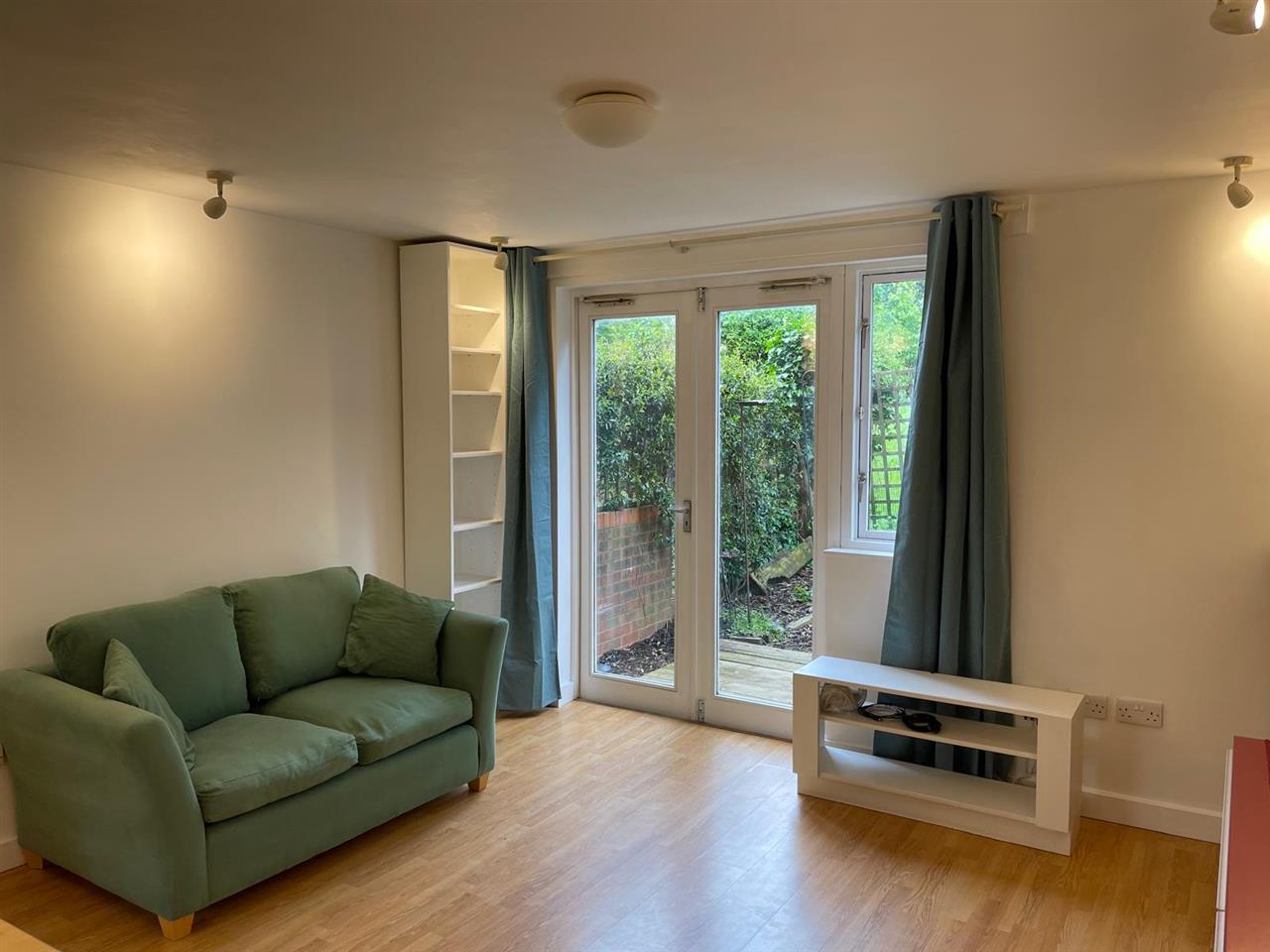 1 bed flat to rent in Bredgar Road 3