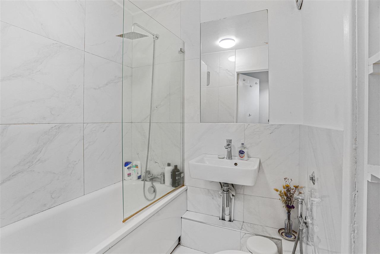 1 bed flat for sale in Carleton Road  - Property Image 7