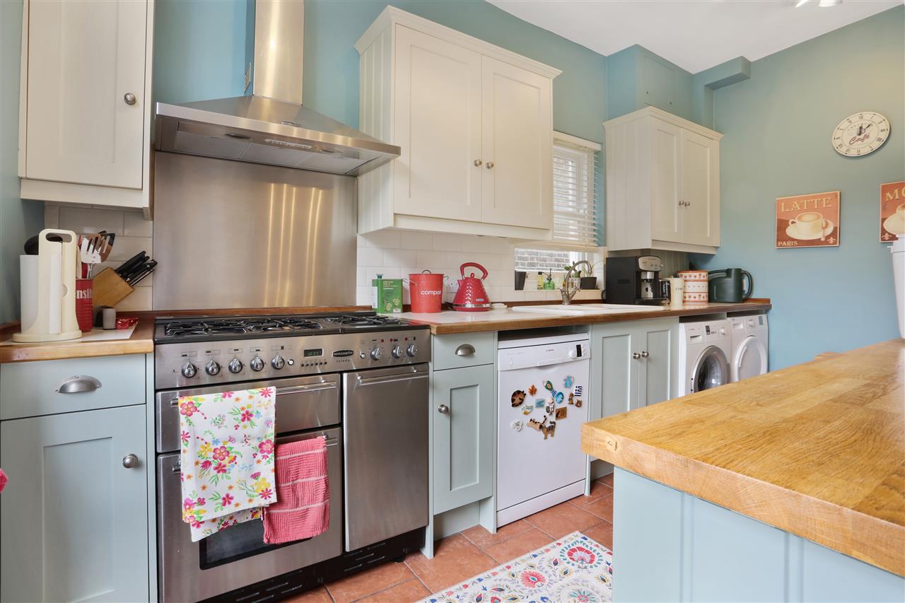 3 bed flat for sale in Huddleston Road 13