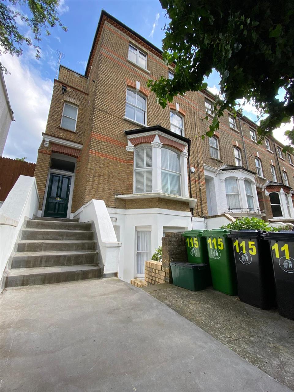 2 bed flat to rent in Tufnell Park Road  - Property Image 1