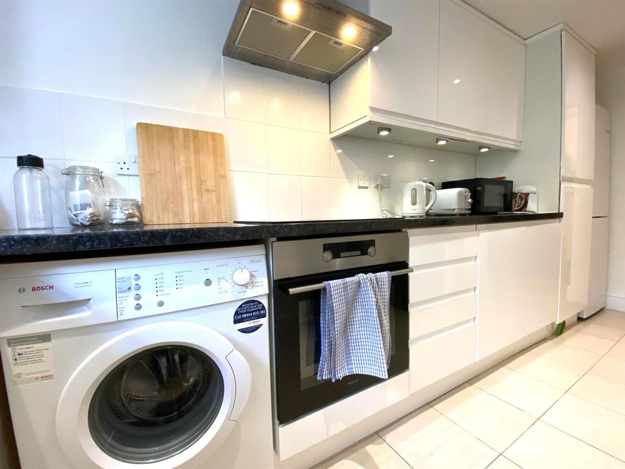 2 bed flat to rent in Tufnell Park Road 4