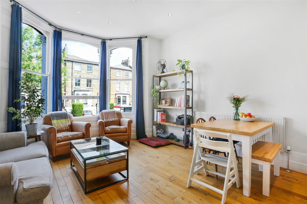 2 bed flat for sale in Tufnell Park Road 1