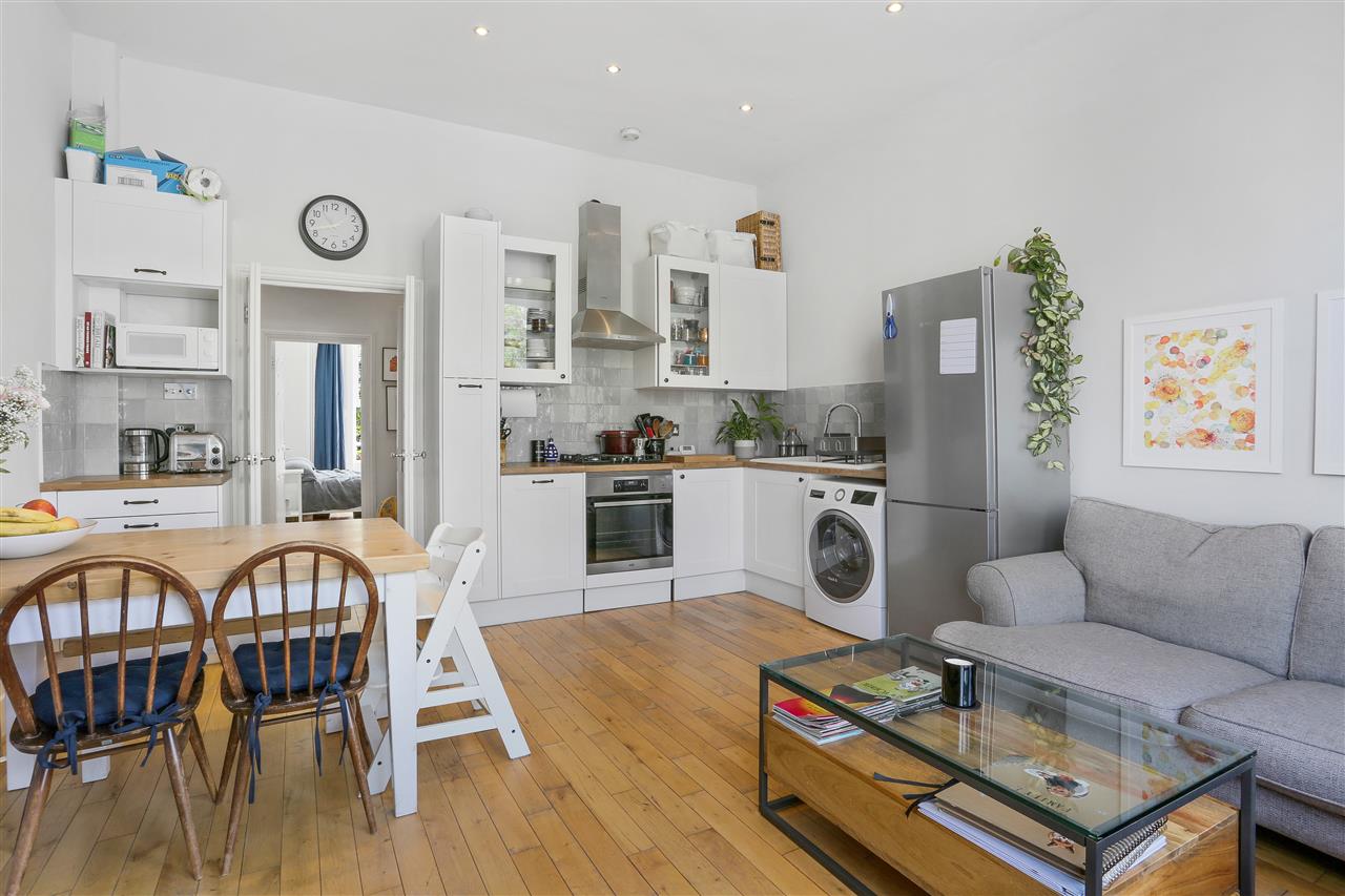 2 bed flat for sale in Tufnell Park Road 2