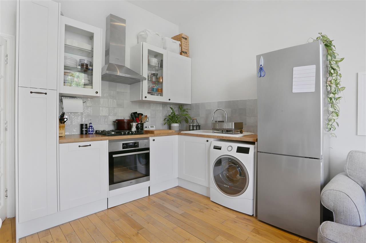 2 bed flat for sale in Tufnell Park Road 4