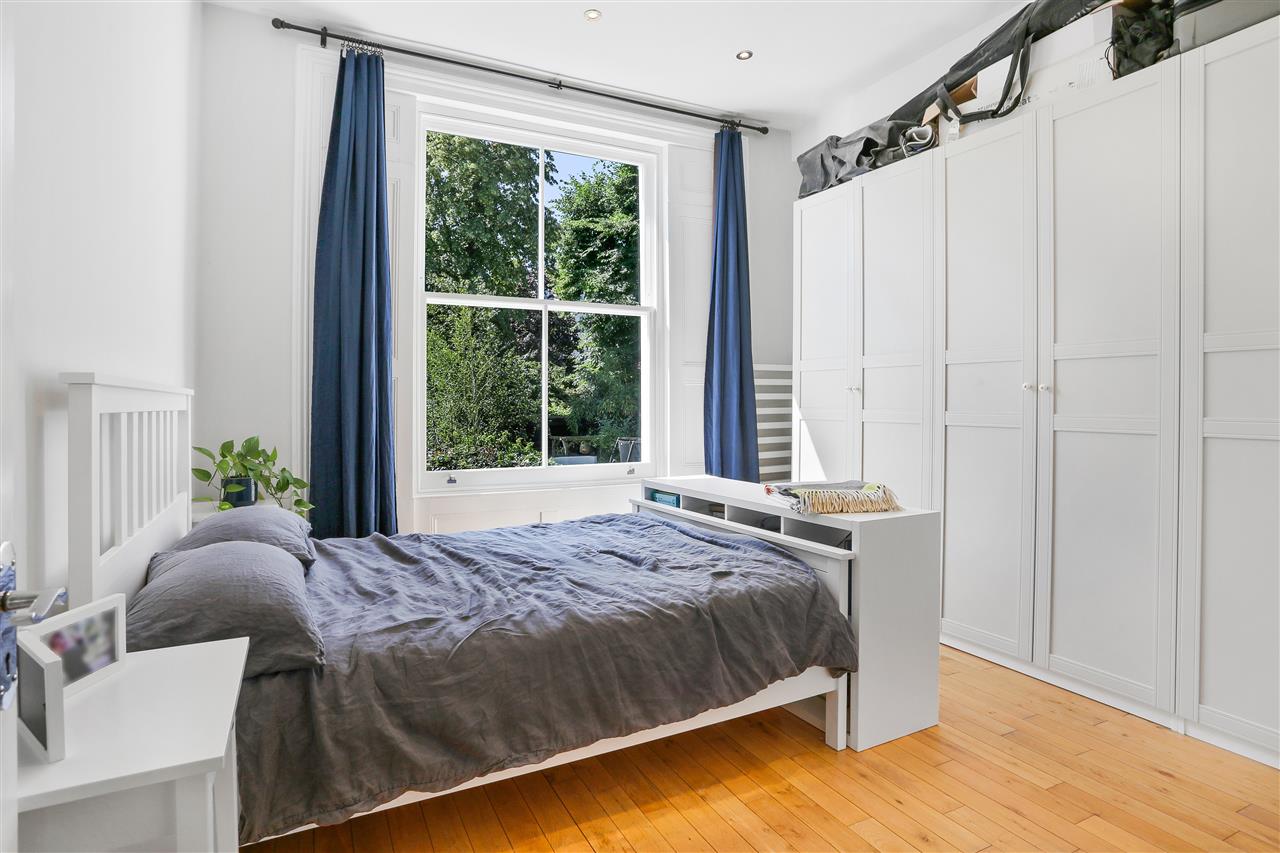 2 bed flat for sale in Tufnell Park Road 6