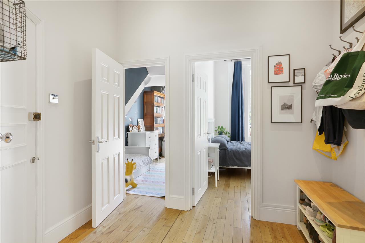 2 bed flat for sale in Tufnell Park Road  - Property Image 17