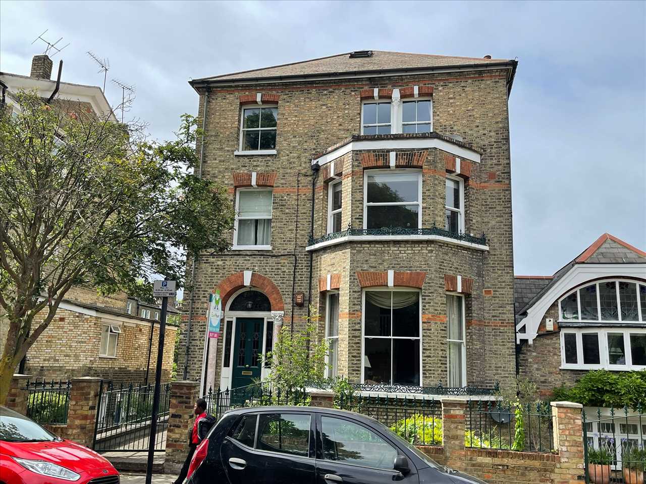 2 bed flat to rent in Carleton Road 16