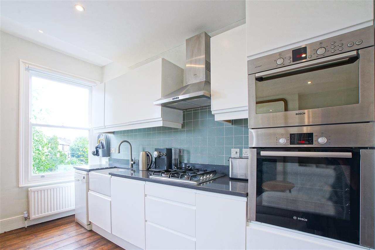 2 bed flat for sale in Huddleston Road 2