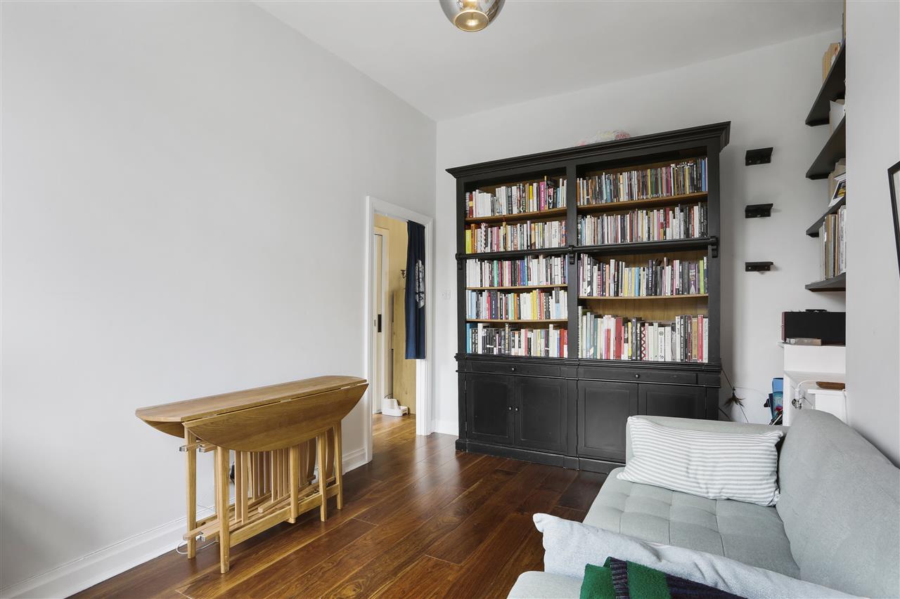 2 bed flat for sale in Tufnell Park Road 2