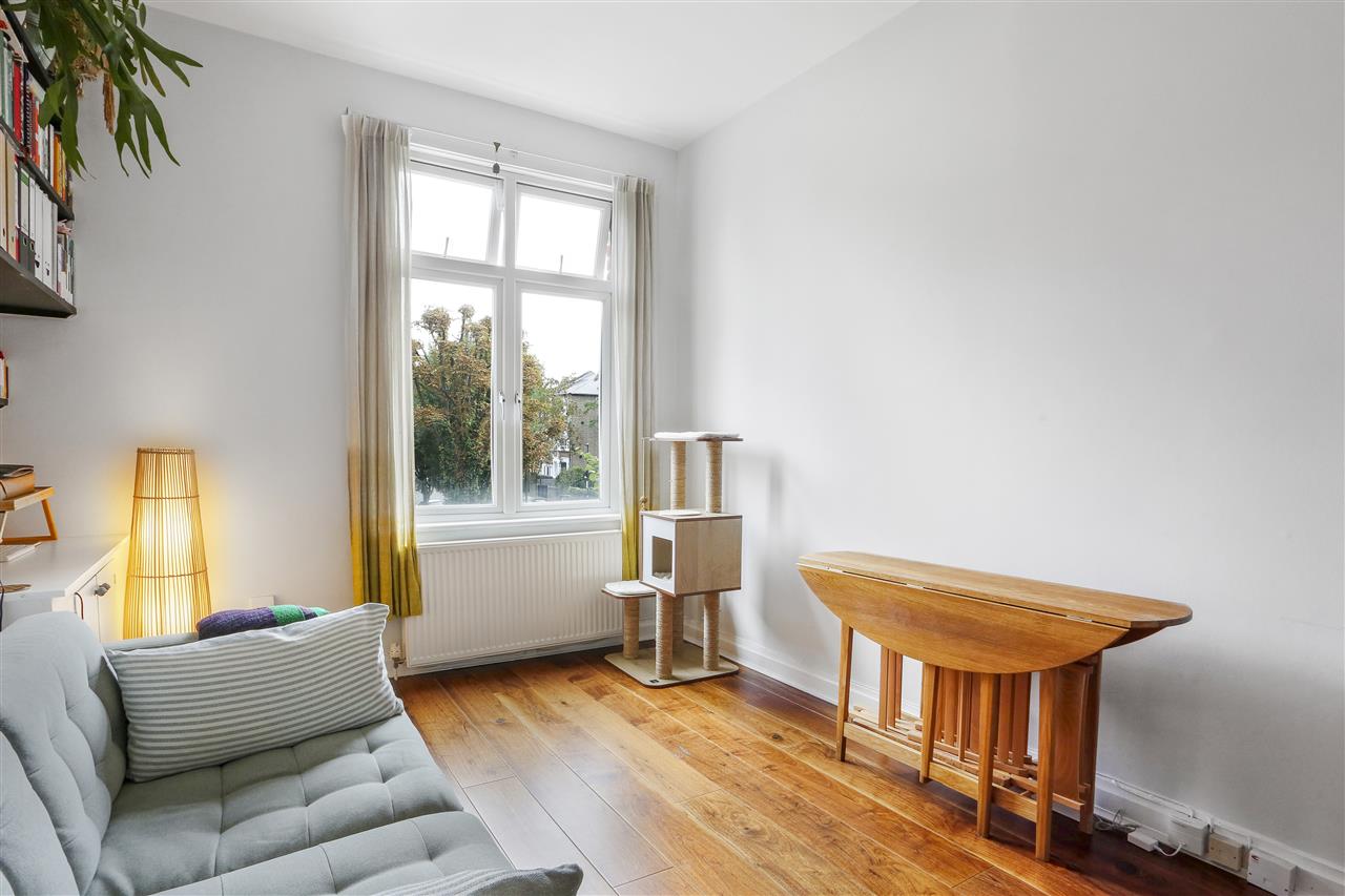 2 bed flat for sale in Tufnell Park Road 3