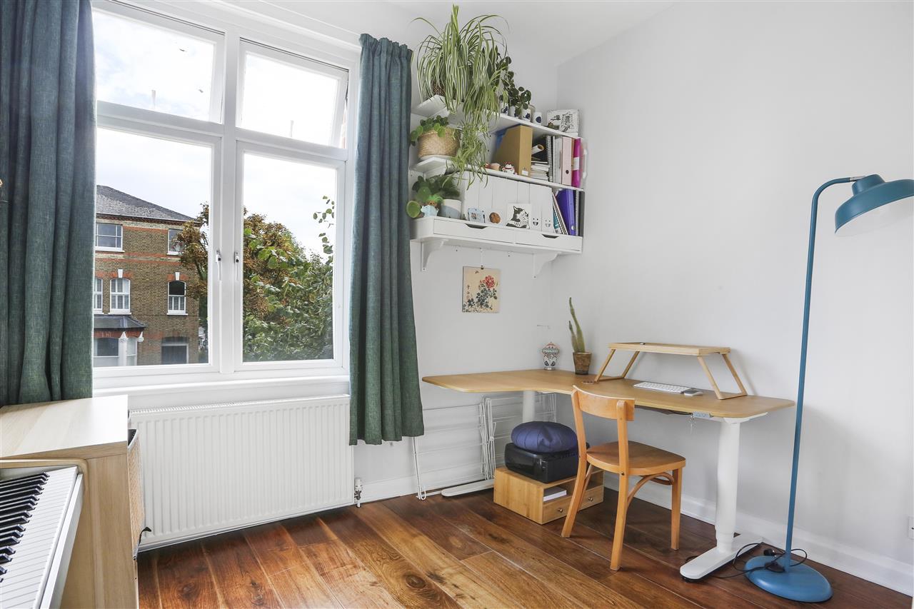 2 bed flat for sale in Tufnell Park Road 8