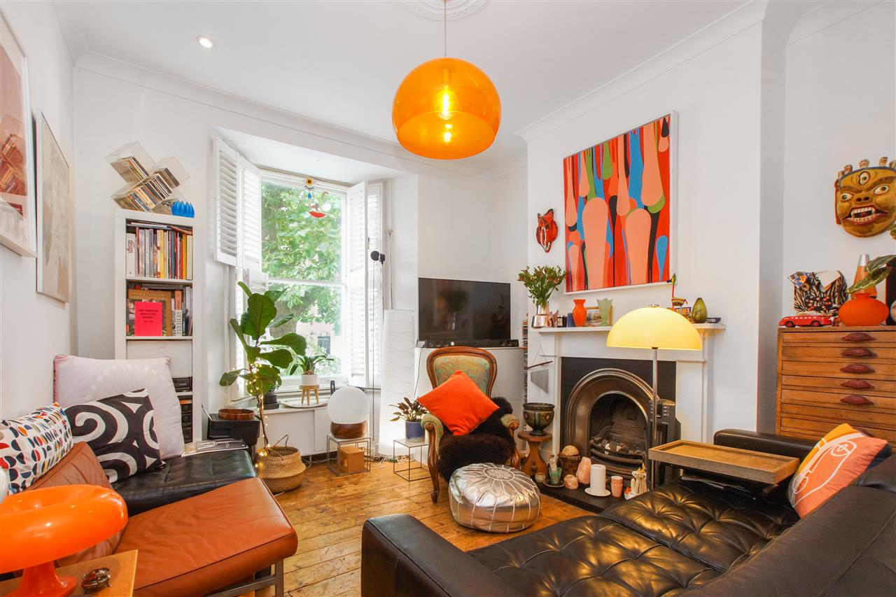 3 bed maisonette for sale in Leighton Road 0