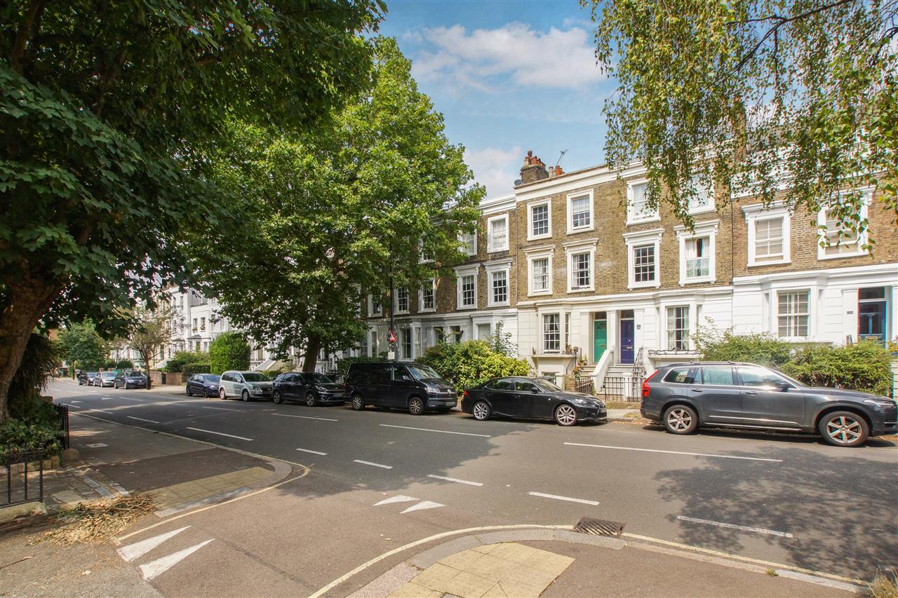 3 bed maisonette for sale in Leighton Road 14