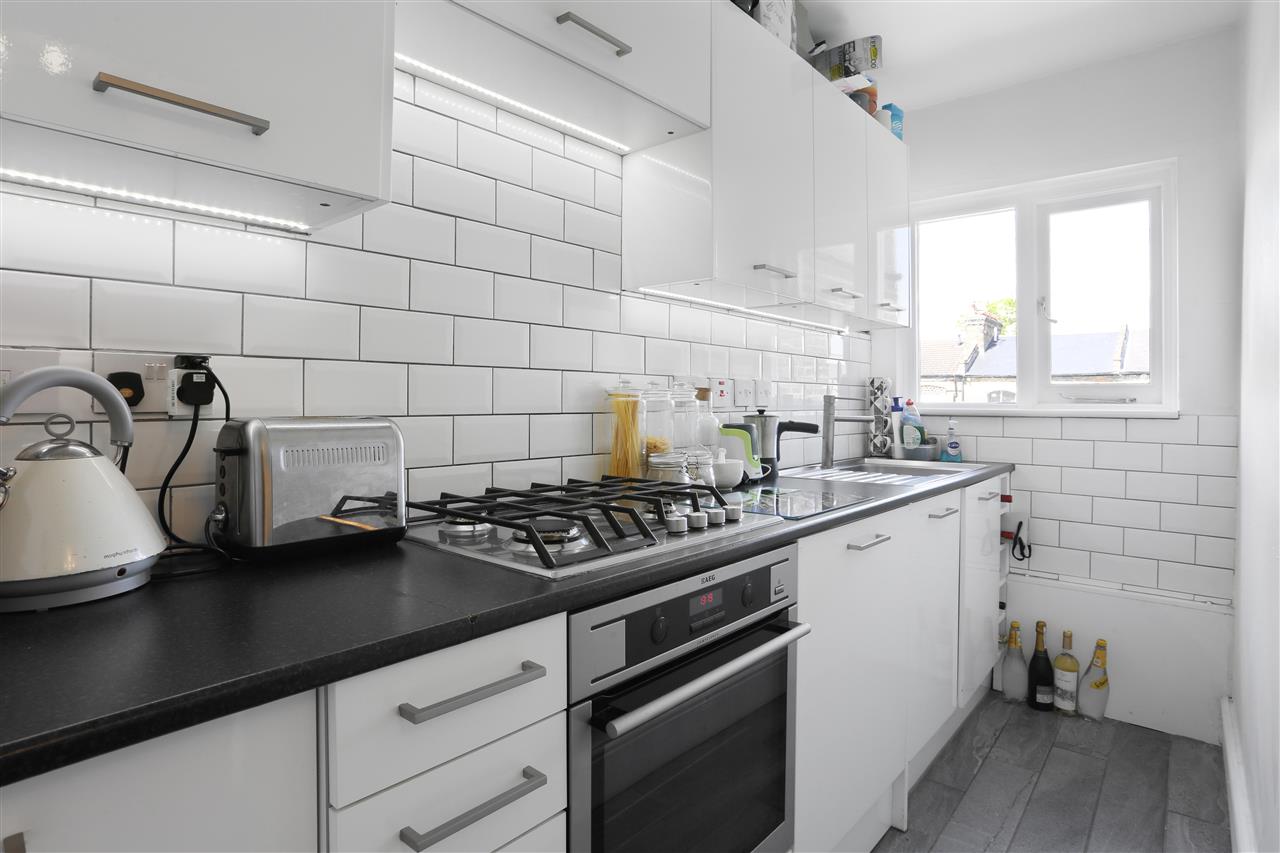 1 bed flat to rent in Tufnell Park Road 1