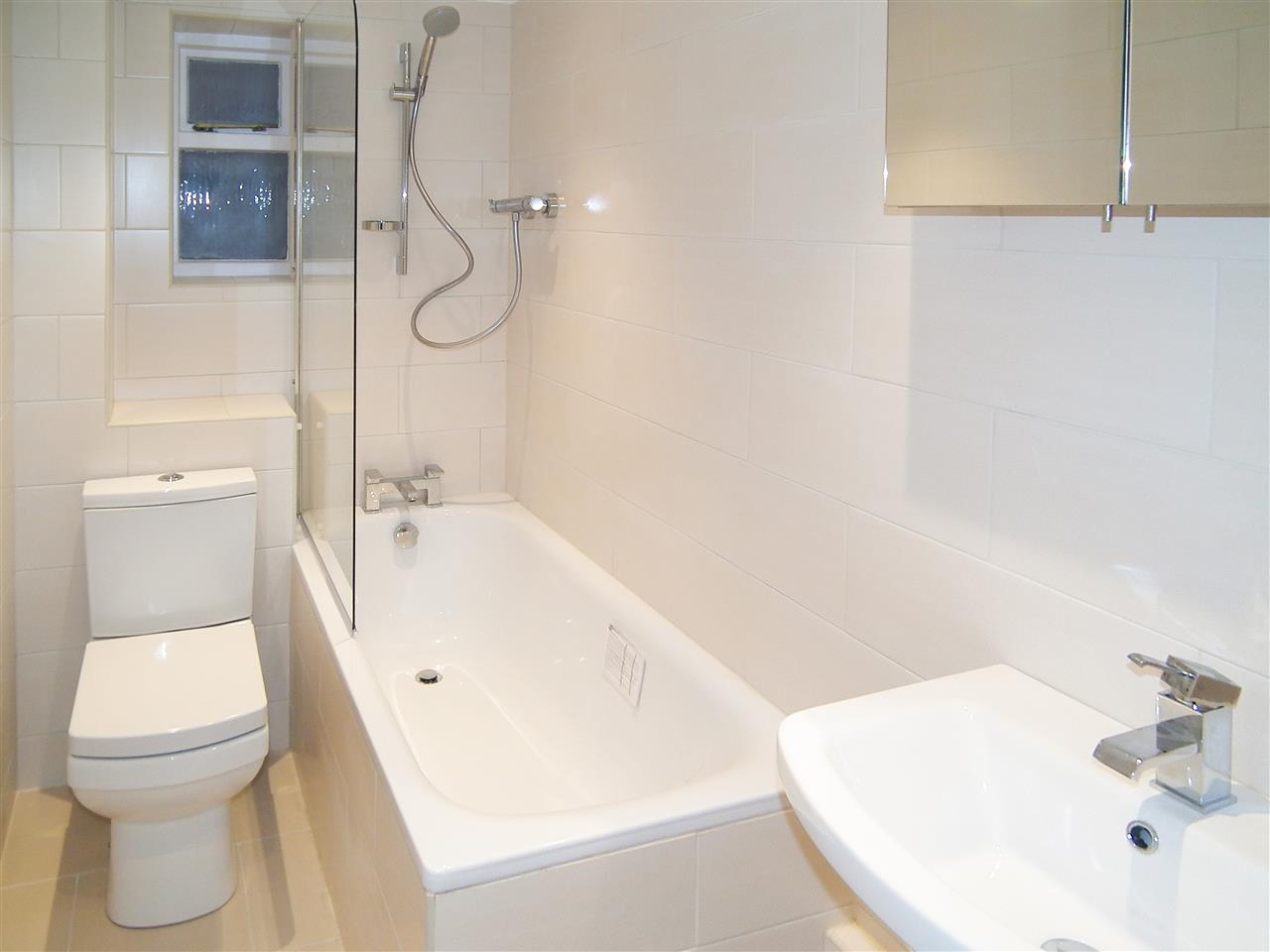 2 bed flat for sale in Brecknock Road 7