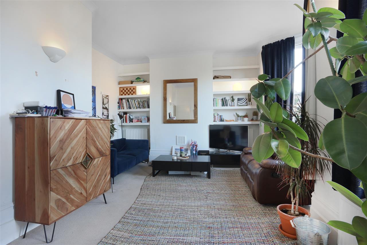 2 bed flat for sale in Mercers Road  - Property Image 2