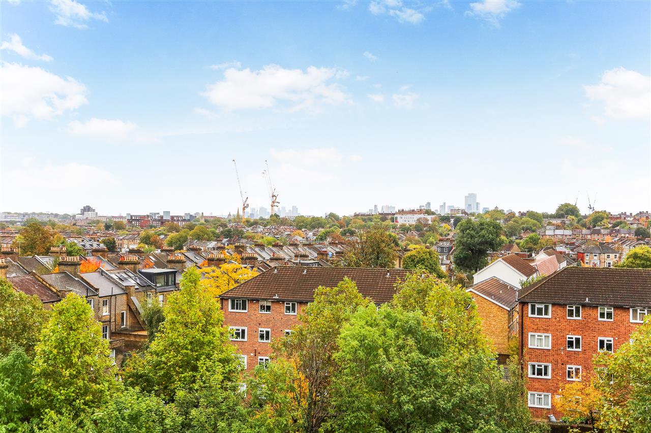 2 bed flat for sale in Junction Road 4